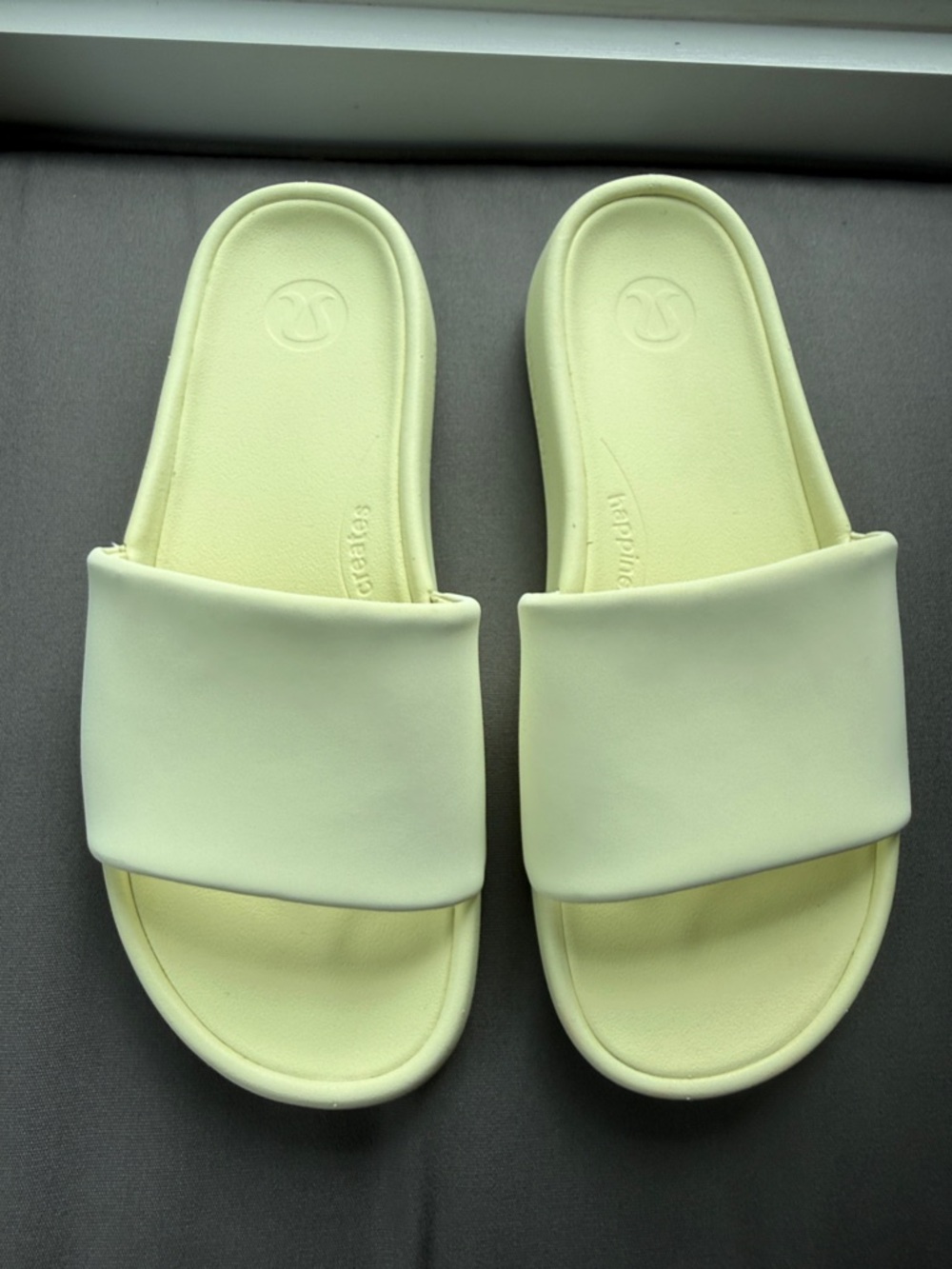 Lululemon Restfeel slides - Picture 2 of 5